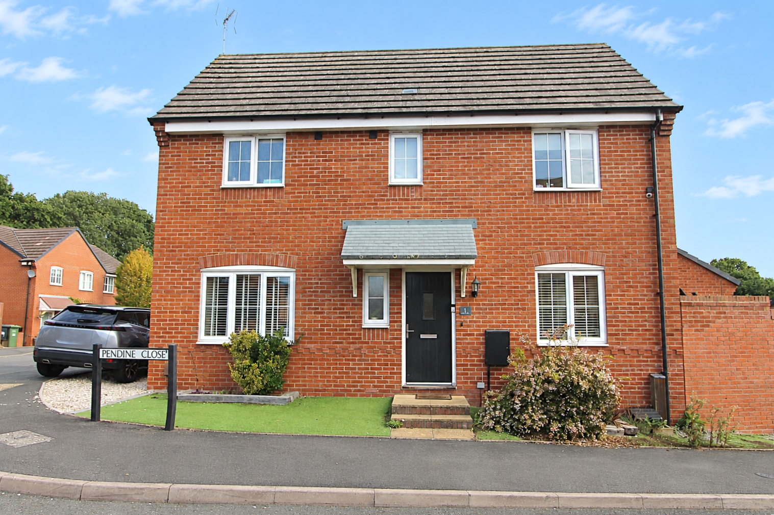 3 bed property in Pendine Close, Kidderminster